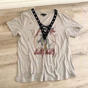 Grey crisscross front detail logo T-shirt M